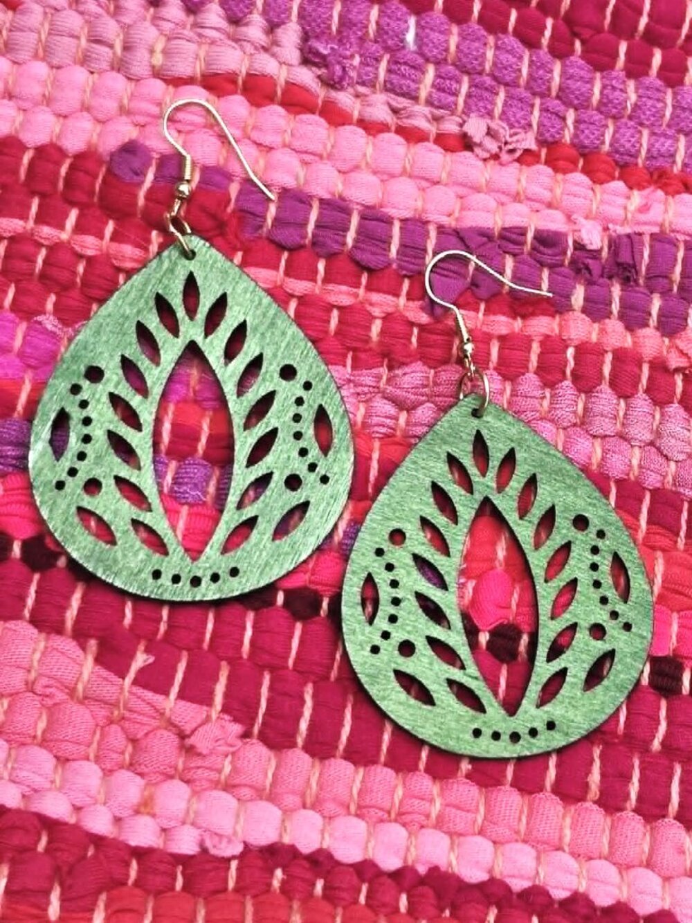 Earrings. Green Leaf Shaped. Wooden. Pierced. NWT. - Picture 4 of 4